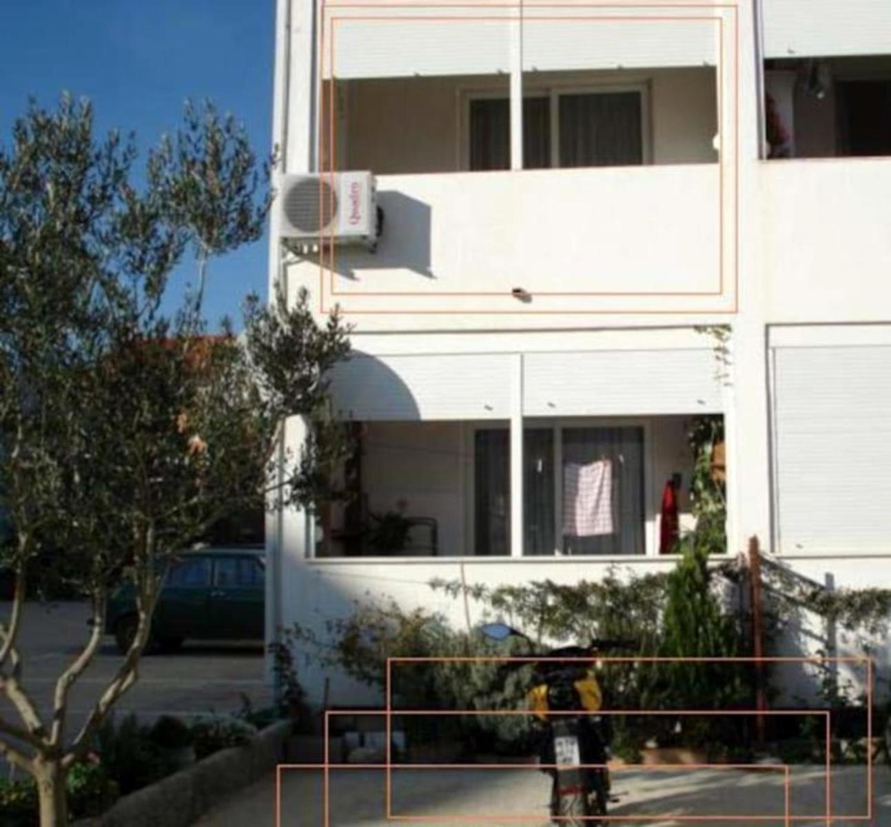 Near With Free Parking Apartament