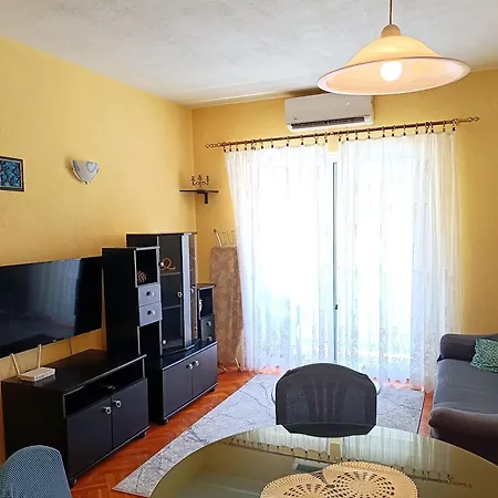 Apartment Near Beach With Free Parking Kastela Exterior photo