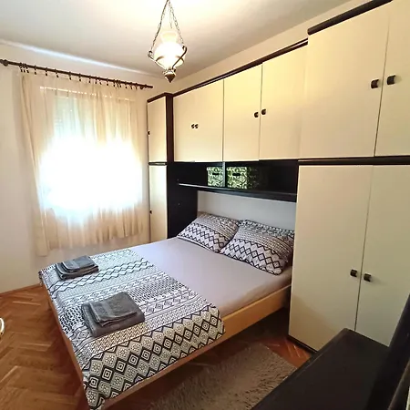 Apartment Near Beach With Free Parking Kastela Exterior photo