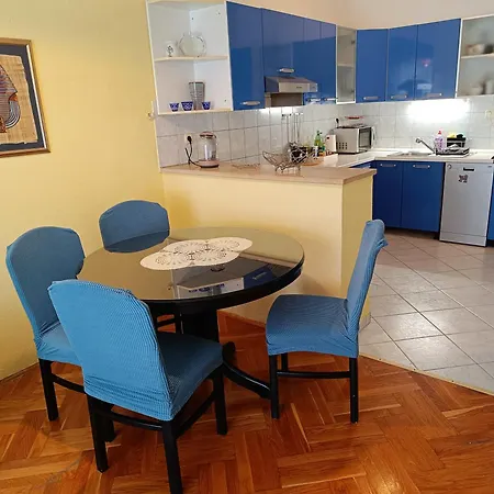 Apartment Near Beach With Free Parking Kastela Exterior photo